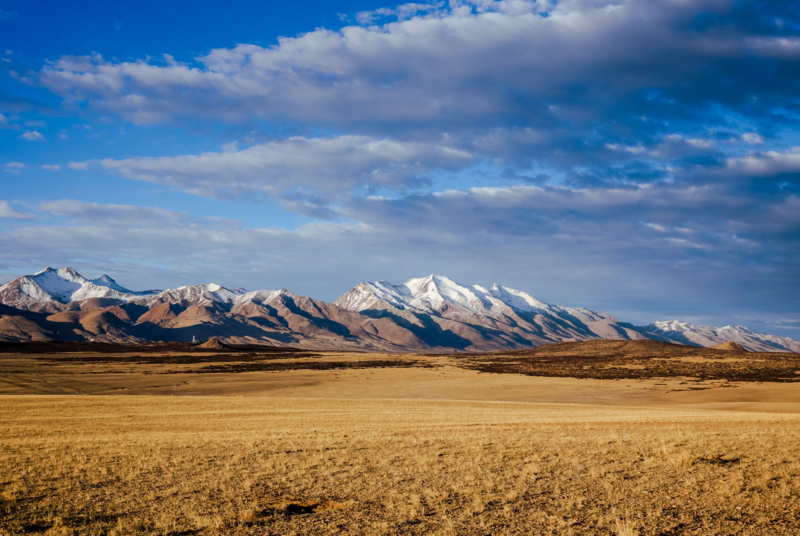 File:Snowy Moutaintop in the Tibetan Plateau.png