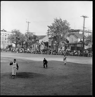 File:400 block East Cordova Baseball at Oppenheimer Park VPL 42936.jpg
