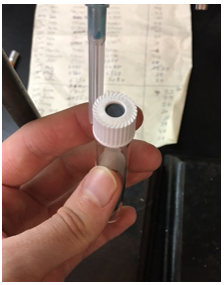File:Gas vial with septum used for gas sampling.png
