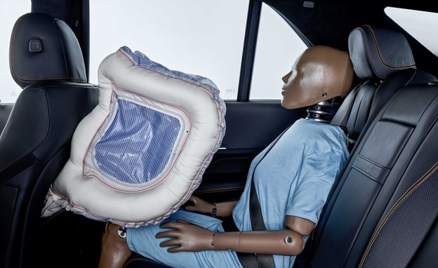 File:An Example of Rear Seat Airbag.jpg