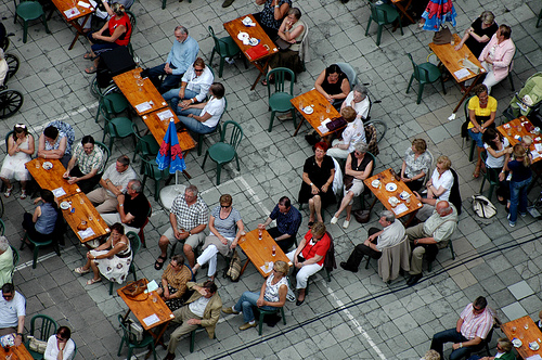 Outdoor cafe Gentse Feesten.jpg