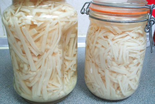 File:Sliced bamboo shoots in jars.jpg