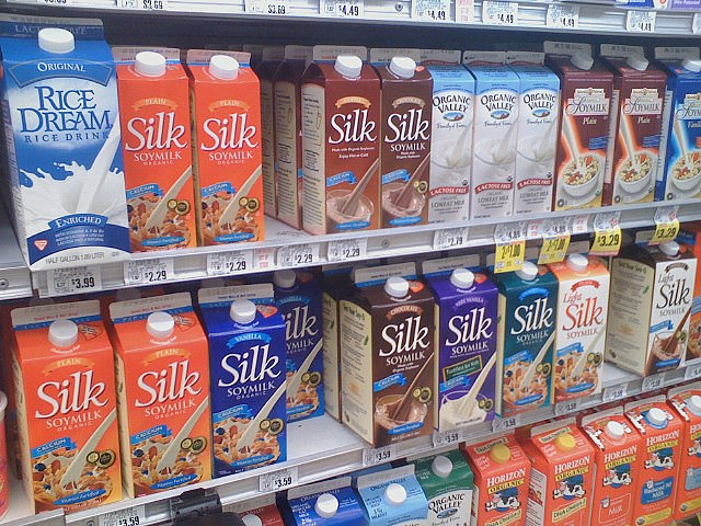 File:Different kinds of soy milk.jpg