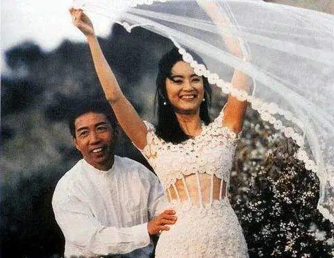 File:Lin's wedding photo.jpg