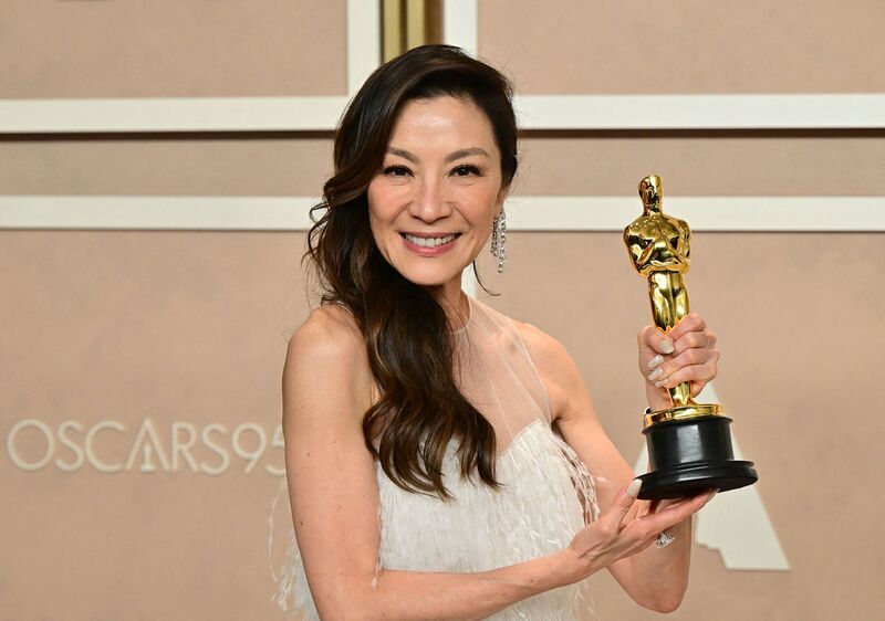 File:Michelle Yeoh at Oscar.jpg