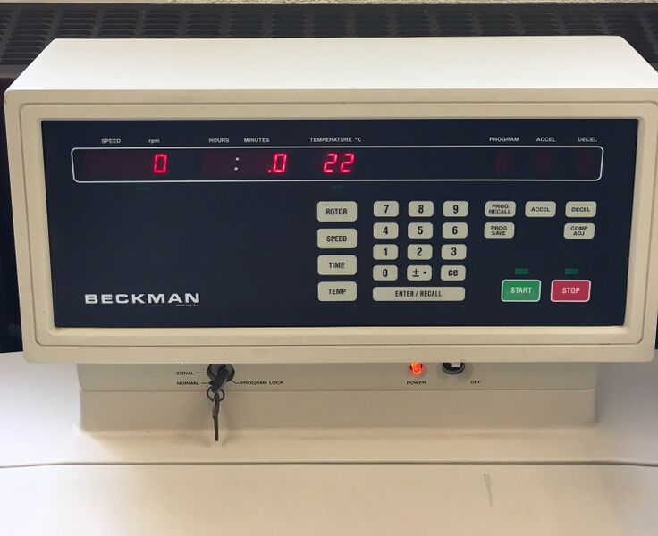 File:Beckman Model J2-21 ME Centrifuge Display Monitor.jpg