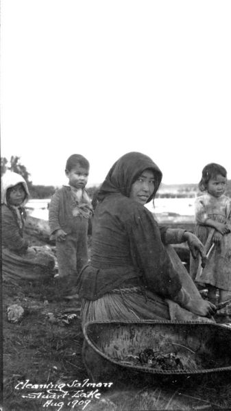 File:Dakelh Woman 1909.jpg