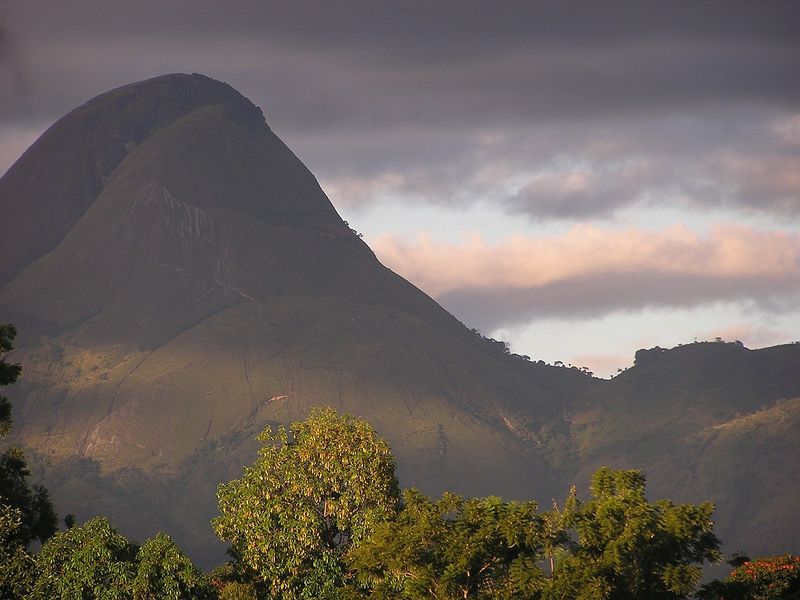 File:Mountain in Mozambique.jpg