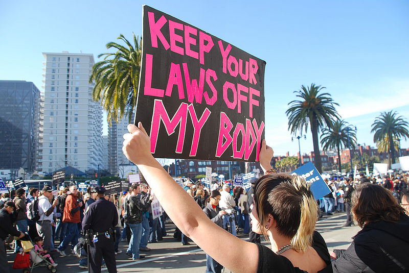 File:Pro-choice and anti-abortion protest on the 35th anniv. of Roe v Wade 2008.jpg