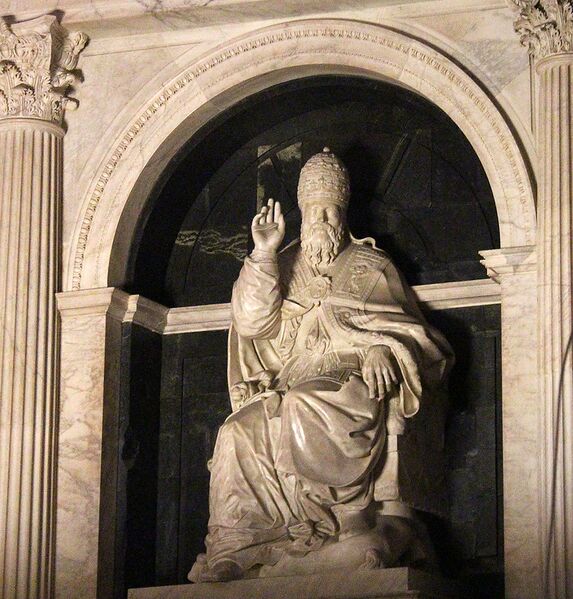 File:Tomb of Clement VII Medici.jpg