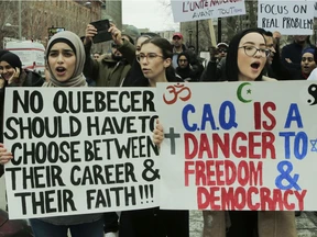 File:Protesters of Bill C-21.webp
