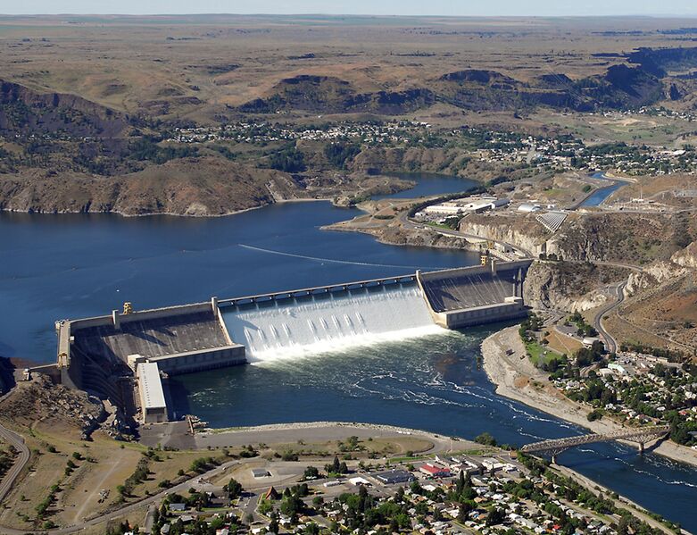 File:Grand Coulee Dam in 2011.jpg
