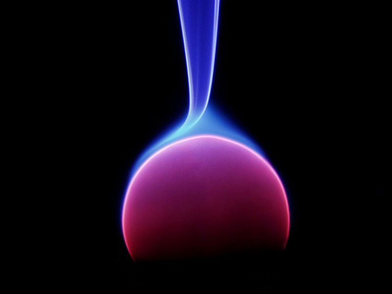 File:Energy Arc (central electrode of a Plasma Lamp).jpg