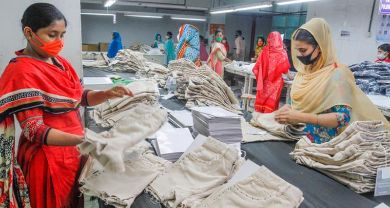 File:Garment Workers in Bangladesh.png