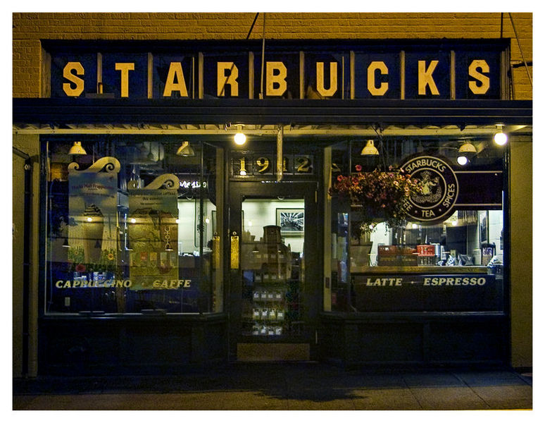 File:1st Starbucks by surrealeye.jpg