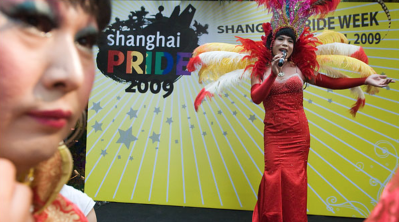 File:A performer on Saturday at Shanghai Pride week.png